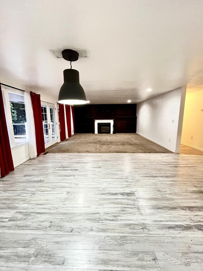 Foto del edificio - Elegant Puyallup Home with Full 2-Bedroom ...