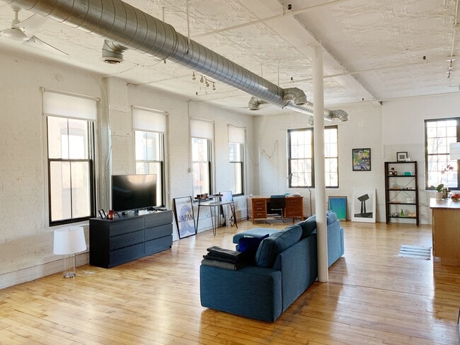 Living area furnished - 10 Williams St