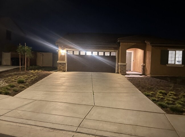 Building Photo - 1179 Mandrake Cove