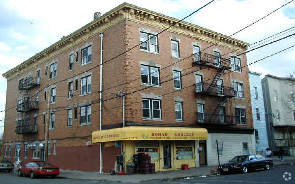 92-94 4th St, Passaic, NJ 07055 - Apartments in Passaic, NJ ...