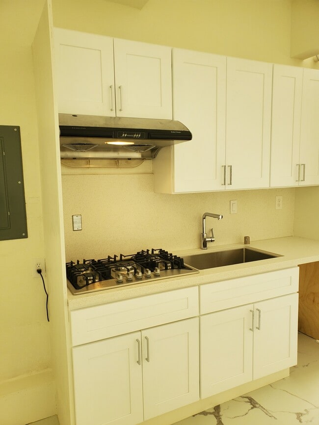 Kitchen - 4551 Butterfly Ridge Dr