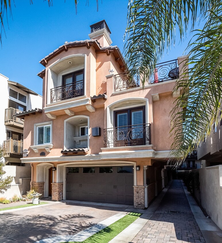 Vista a la calle - 162 Monterey Blvd