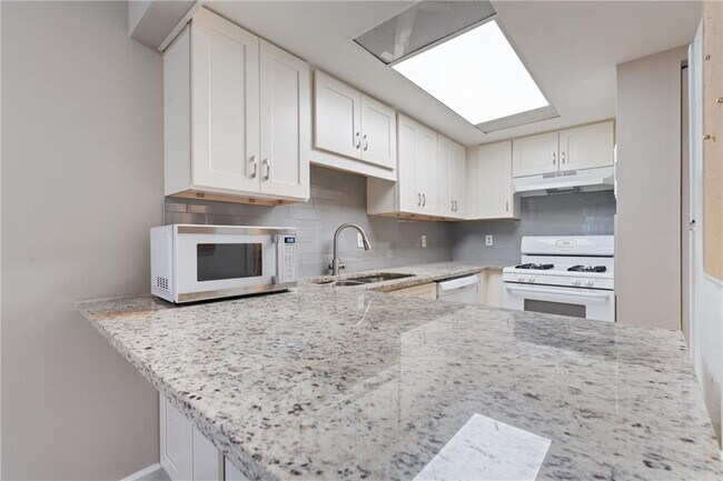 Foto del edificio - 469 Granite Ridge Pl