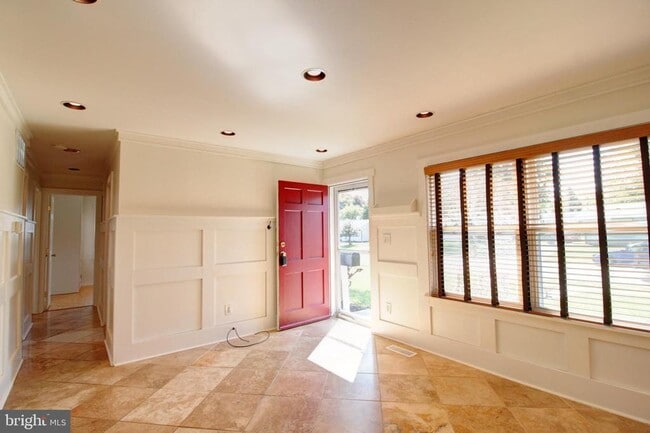 Building Photo - 435 Carrollton Dr
