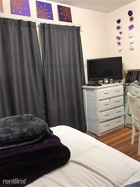 Building Photo - 40 Langley Rd