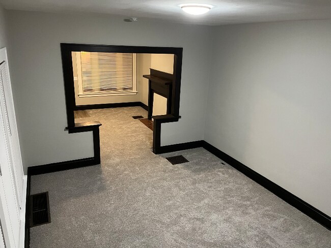 Foto del edificio - 221-223-223 S State St