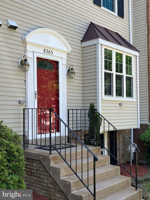 8565 Enochs Dr, Lorton, VA 22079 Townhome Rentals in Lorton VA
