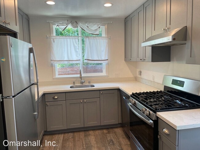 Building Photo - 3 br, 1 bath House - 707 Cedar Avenue