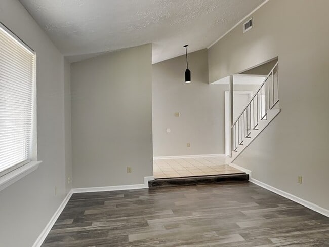 Building Photo - 23403 Verngate Dr