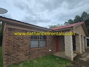 Building Photo - 1665-1679-1679 Ballard Dr