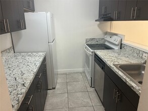 Building Photo - 10801 SW 109th Ct