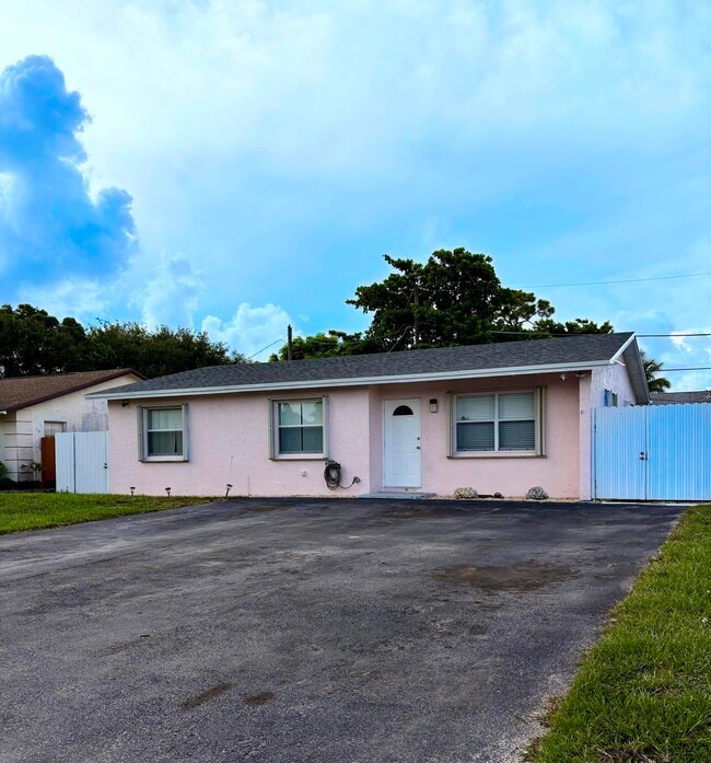 Building Photo - 4609 Pruden Blvd