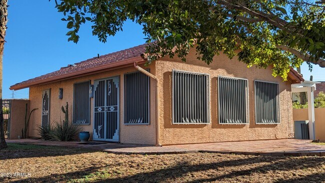 Foto del edificio - 10581 E Windrose Dr