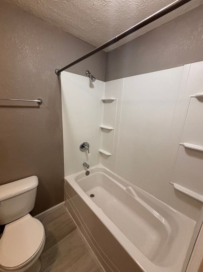 Foto del edificio - 831 W Edgewood St