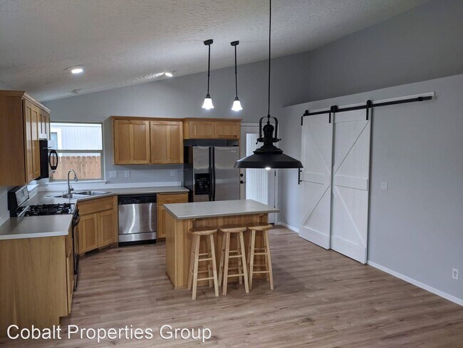 Building Photo - 3 br, 2 bath House - 20548 Peak Ave