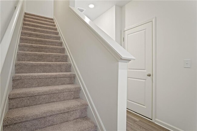 Building Photo - 541 Magnolia Cir