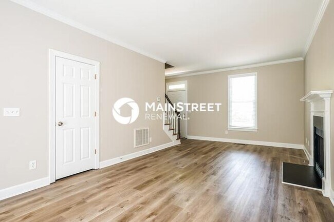 Foto del edificio - 4 Bedroom Pet-Friendly Home in GREENSBORO,...