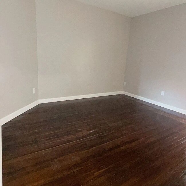 Foto del edificio - 1071 Pembroke St