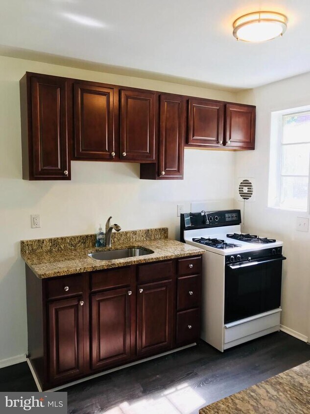Primary Photo - 11421 Monterrey Dr