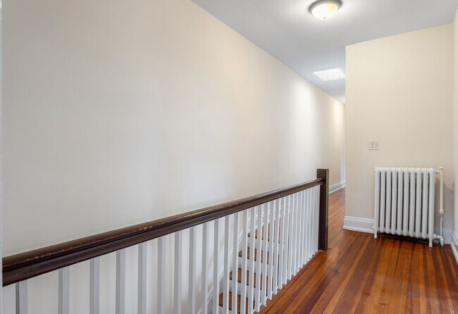 Foto del edificio - SPACIOUS 3 BEDROOM MUSEUM DISTRICT APARTMENT