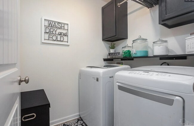 Foto del edificio - 9470 Lutoo Ln