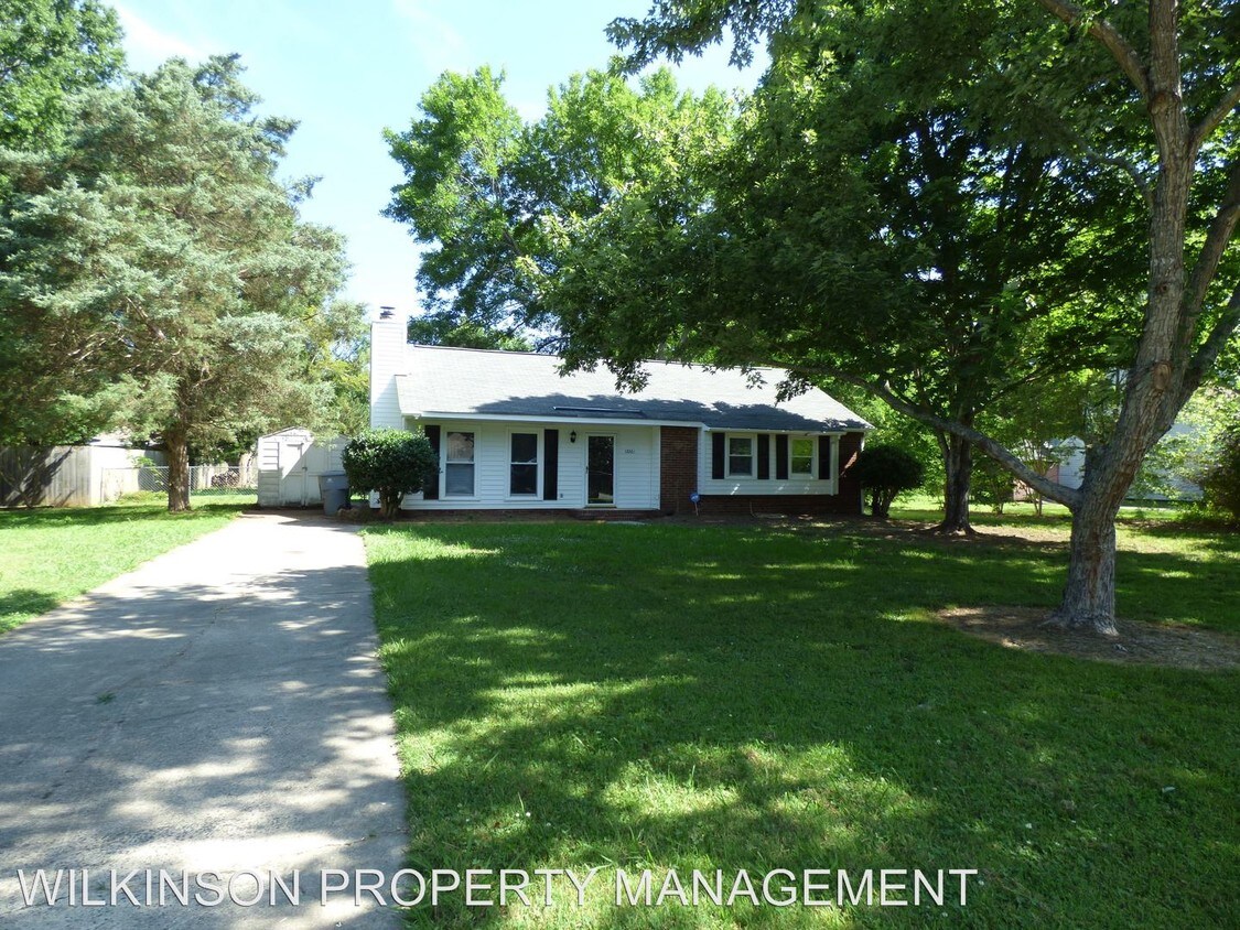 Primary Photo - 12201 Charing Grove Ln