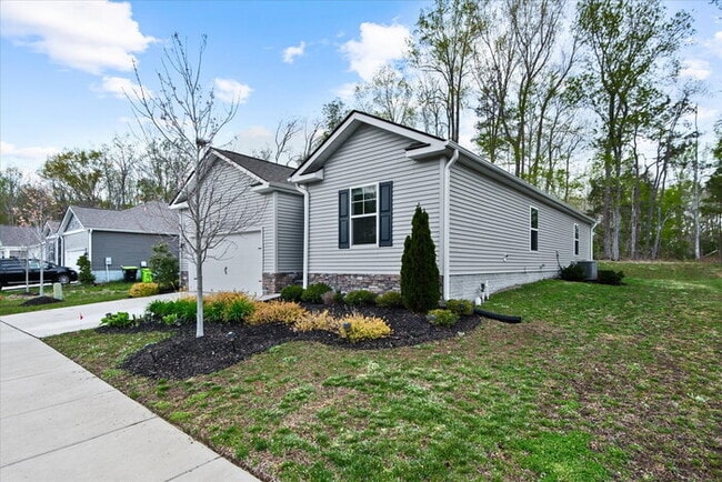 Building Photo - For Rent: Modern 4-Bedroom Home with Priva...