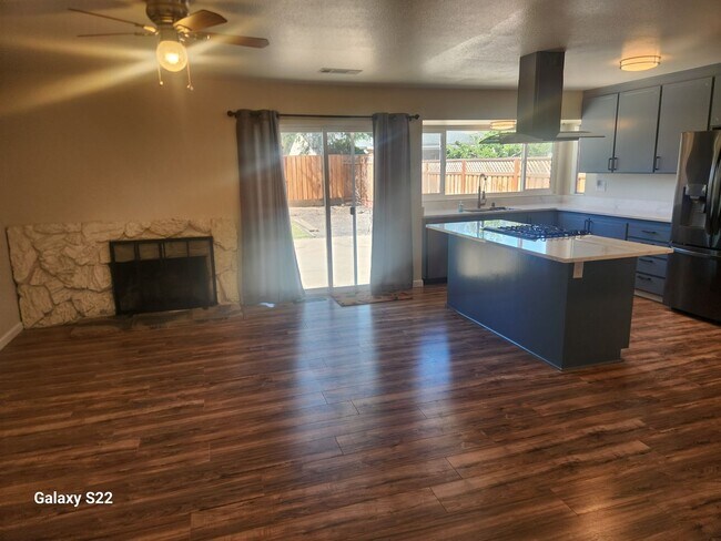 Building Photo - This is a Must See beautiful 3 bedroom, 2 ...