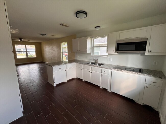 Foto del edificio - 11842 Greencanyon Dr