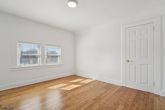Building Photo - 403 Abington Ave