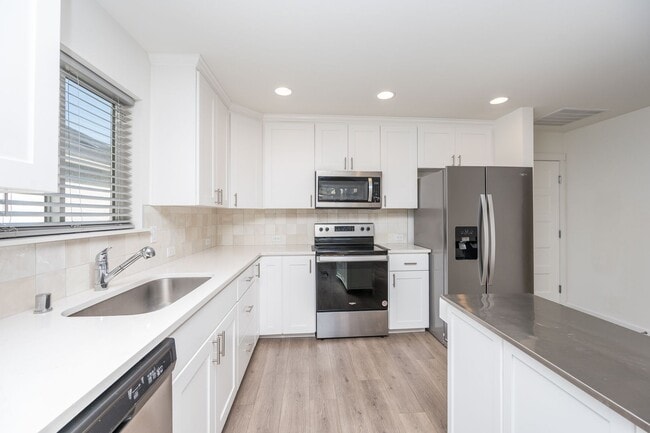 Building Photo - 3 Bedroom home in Yelm with Garage