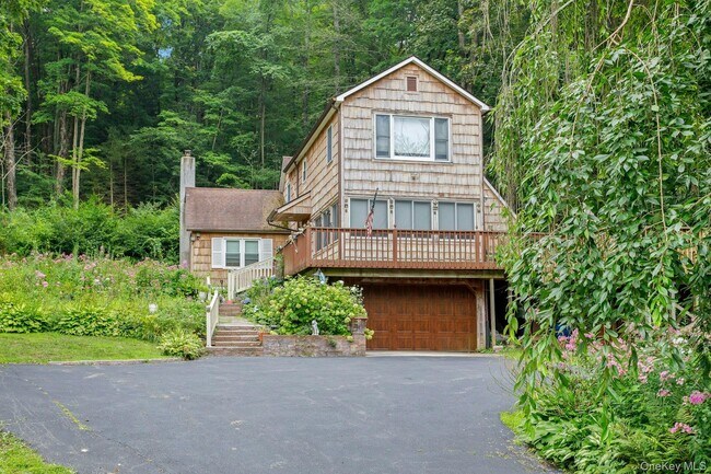 Building Photo - 934 Peekskill Hollow Rd