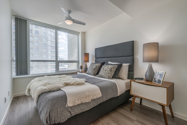 Building Photo - 900 Carnarvon Street