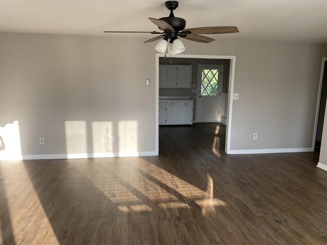 Building Photo - Huntington Hill Apartments