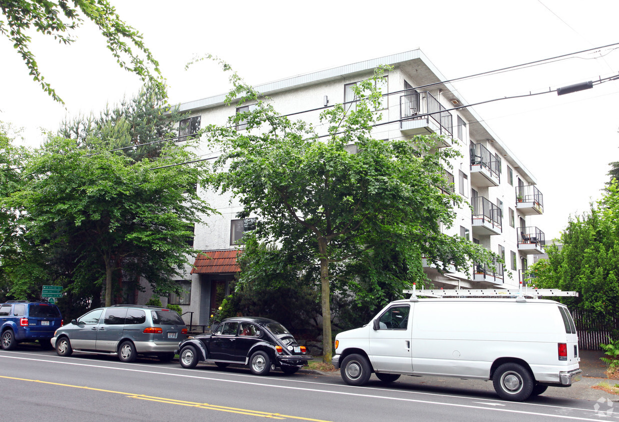 Foto del edificio - 7707 Greenwood Ave