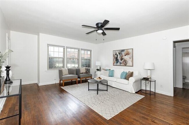 Foto del edificio - 425 Lindbergh Drive NE