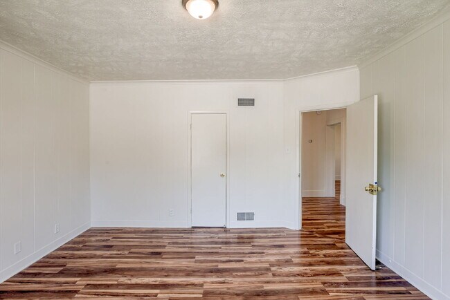 Foto del edificio - Blackstone Duplex
