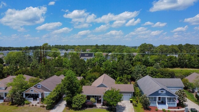 Building Photo - Cozy 3 Bedroom, 2 Bath, Fenced in Backyard in the Neighborhoods of Holly Ridge