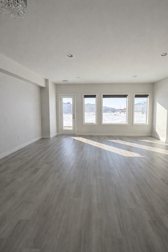 Building Photo - 62 Ken Wong Bay