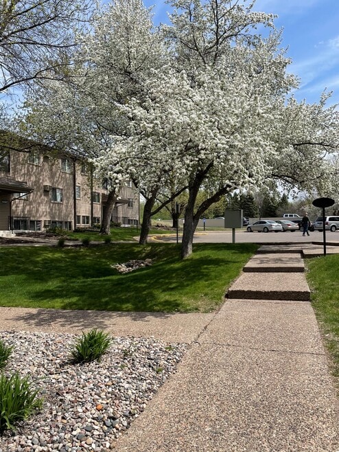 Building Photo - Shadow Green Apartments