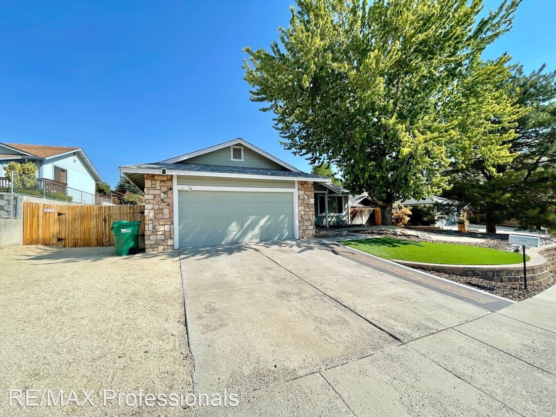 3 br, 2 bath House 1362 Satellite Dr. House for Rent in Sparks, NV