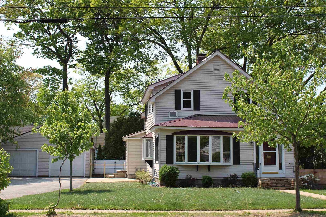 Foto principal - 832 Maple St