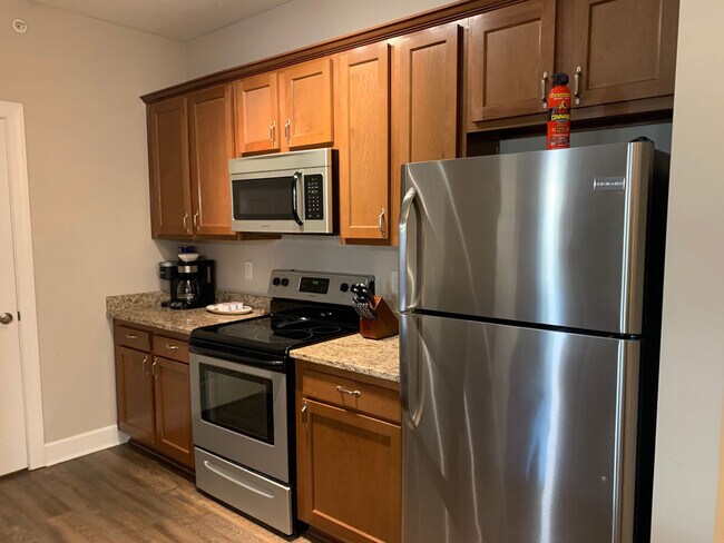 Building Photo - 855 Chillingham Dr