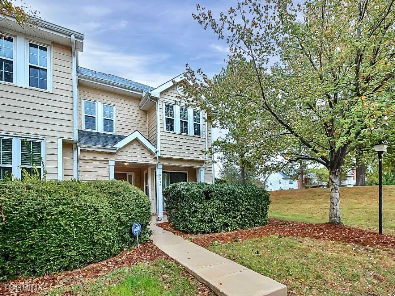 Foto principal - 9237 Kings Canyon Dr