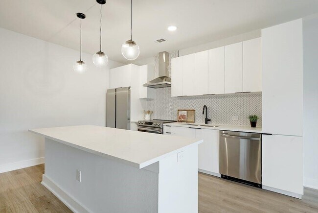 Foto del edificio - 2500 Longview St