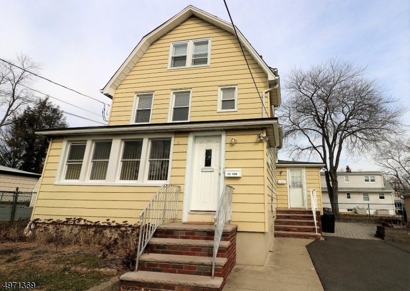Primary Photo - 162 Pake St