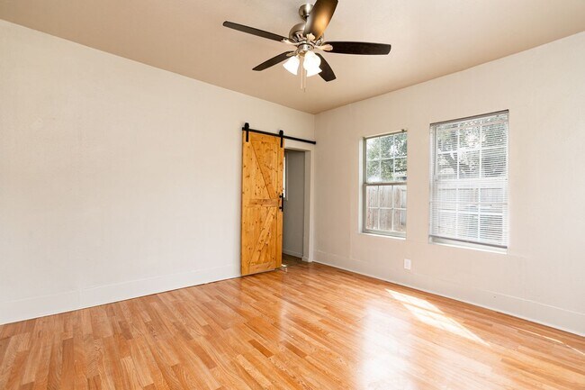 Foto del edificio - 905 N 9th St