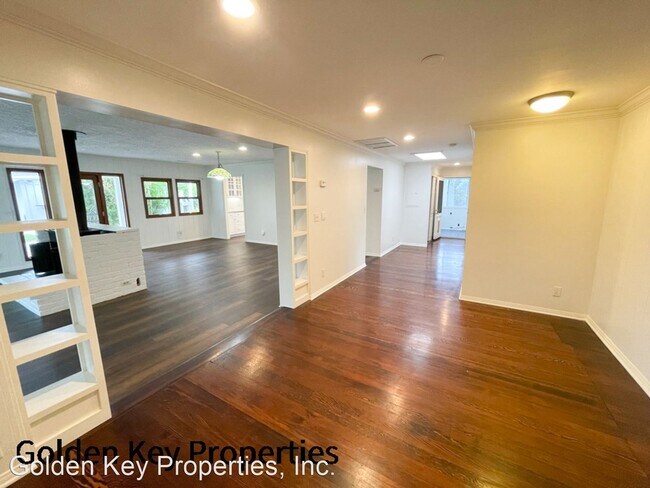 Building Photo - 3 br, 2 bath House - 2498 Majella Road