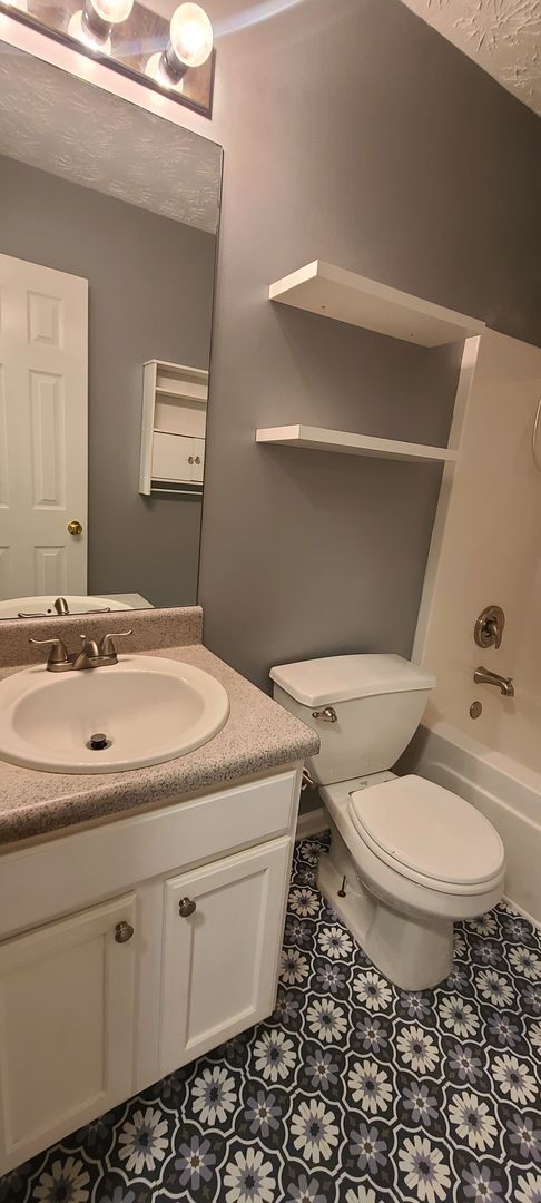 Foto del edificio - Available now 3 bed/2bath ranch Fenced in ...