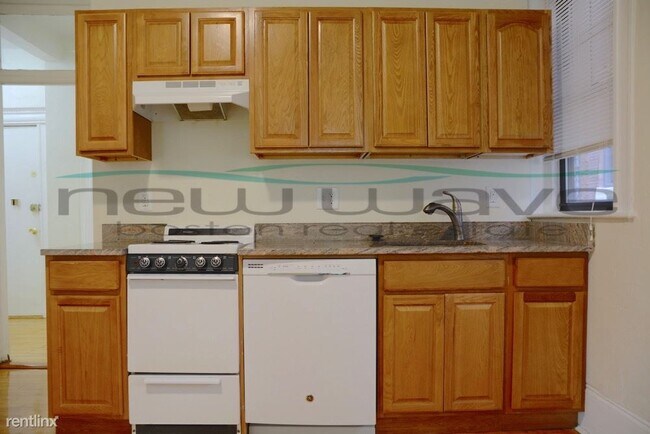 Building Photo - 2 br, 1 bath  - 132 Hemenway St 11